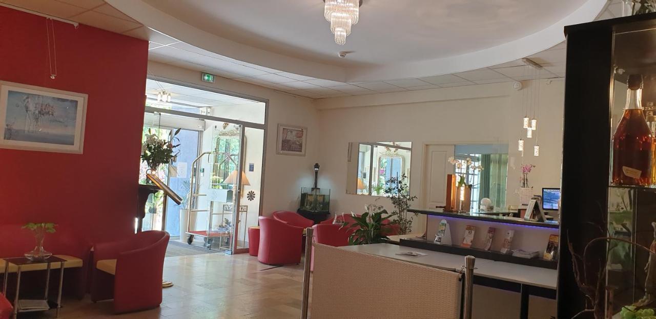 Logis Hotel & Restaurant Le Fleurance Exteriör bild