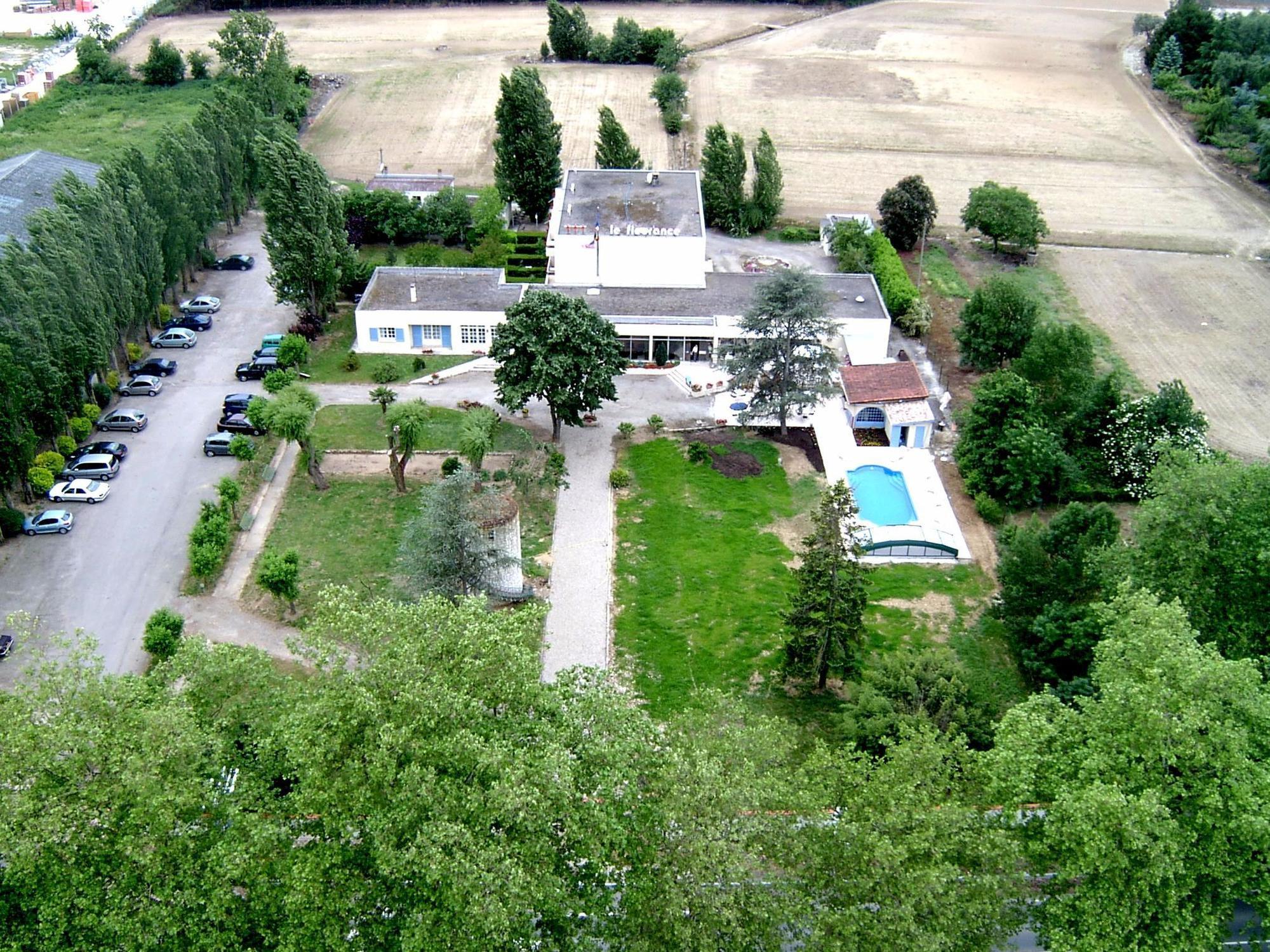 Logis Hotel & Restaurant Le Fleurance Exteriör bild